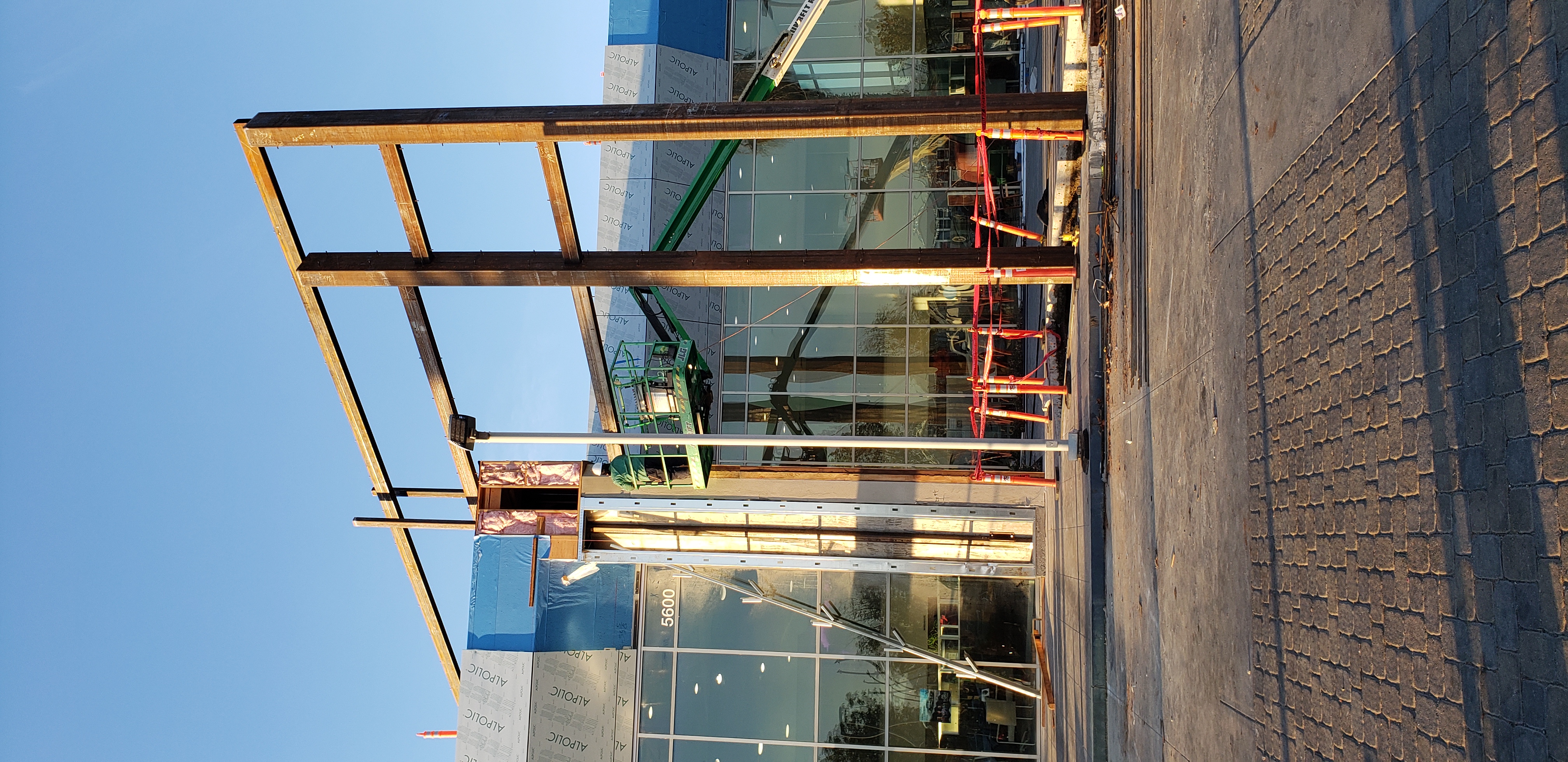 ARC'TERYX FLAGSHIP — STAIRS & RAILINGS